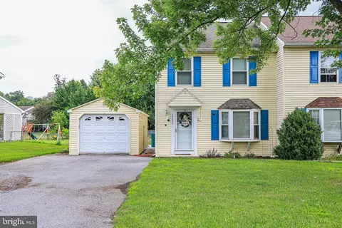 14699 Sherwood Dr, Greencastle, PA 17225