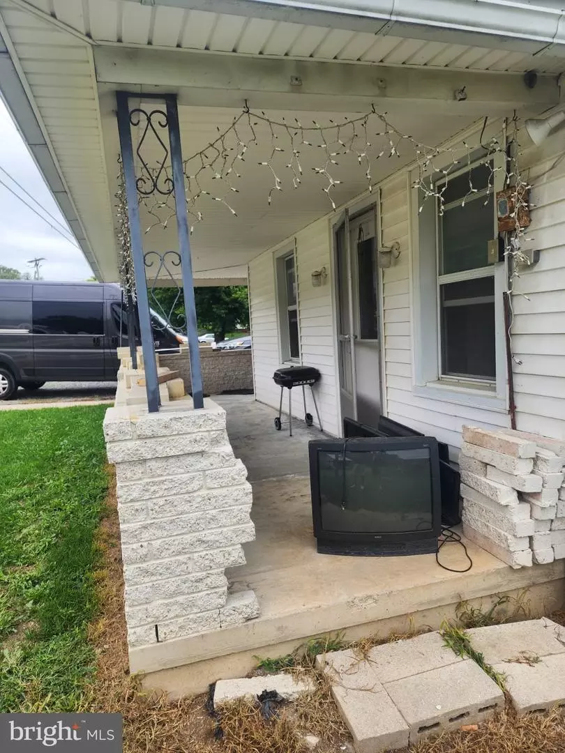 Exterior - 4554 Charlestown Rd, Mercersburg, PA 17236 photo 4 of 6