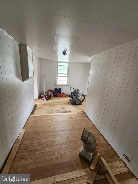 Entry Way - 4554 Charlestown Rd, Mercersburg, PA 17236 photo 1 of 4