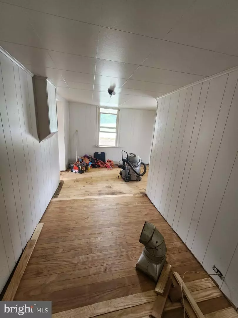 Entry Way - 4554 Charlestown Rd, Mercersburg, PA 17236 photo 1 of 4