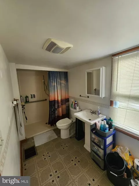 Bath - 4554 Charlestown Rd, Mercersburg, PA 17236 photo 1 of 1