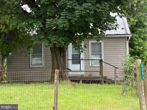 5296 Bino Rd, Greencastle, PA 17225