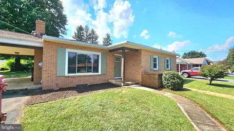 5979 Buchanan Dr, Mercersburg, PA 17236