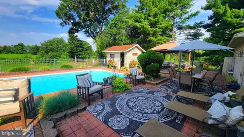 2617 Williamsburg Cir, Chambersburg, PA 17202