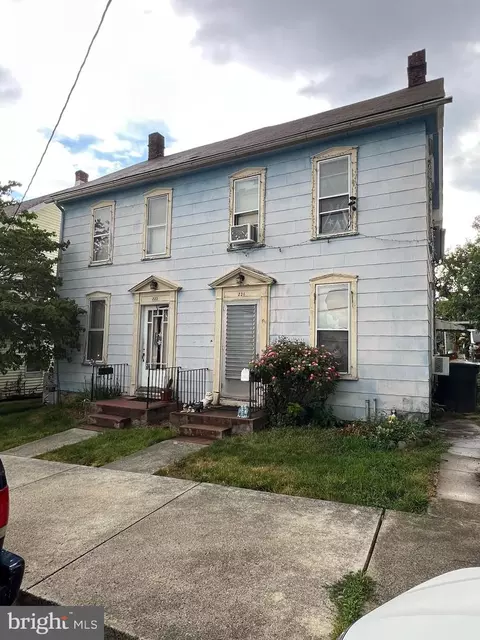 231 W North St, Waynesboro, PA 17268