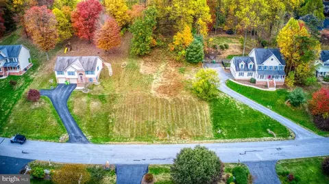 Durham Cir, Waynesboro, PA 17268