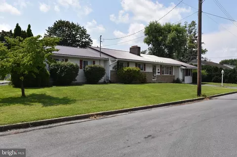 12 Edward Dr, Greencastle, PA 17225