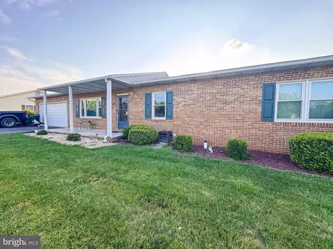 11653 N N Landis Ave, Waynesboro, PA 17268