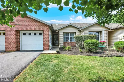 877 Geyer Dr, Chambersburg, PA 17201