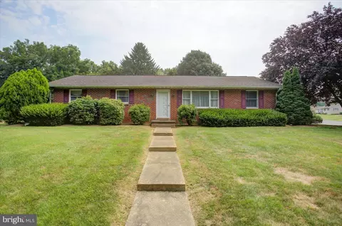 260 Woodstock Rd, Fayetteville, PA 17222