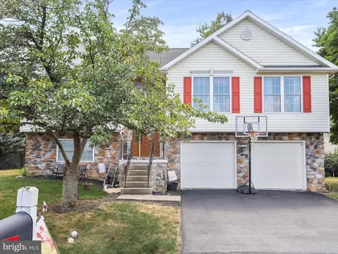 116 Hykes Rd E, Greencastle, PA 17225