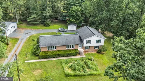5188 Wright Rd, Fayetteville, PA 17222