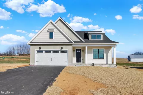 10842 Sierra Dr, Waynesboro, PA 17268