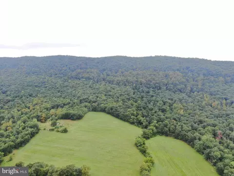 1709 Apple Way, Saint Thomas, PA 17252