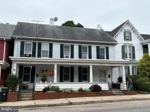6 E 8 E Third St, Waynesboro, PA 17268