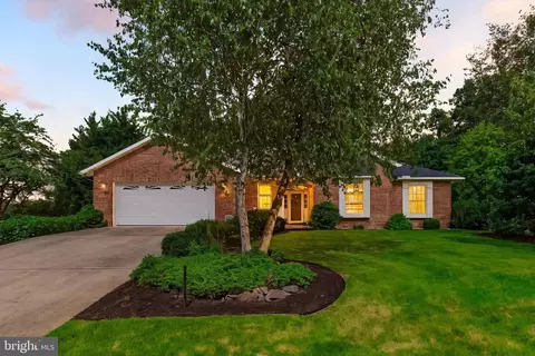 7090 Augusta National, Fayetteville, PA 17222