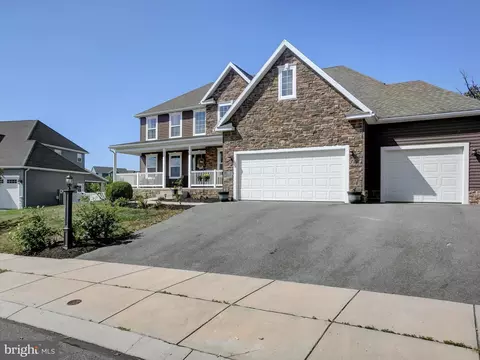 1299 Divinity Dr, Greencastle, PA 17225
