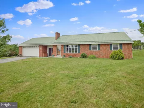 169 School House Rd, Saint Thomas, PA 17252