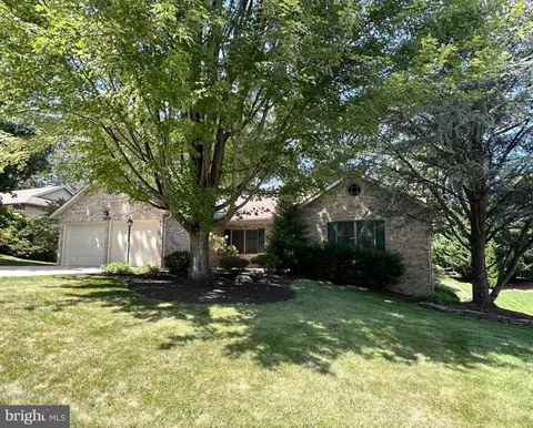 7010 Fairway Oaks, Fayetteville, PA 17222