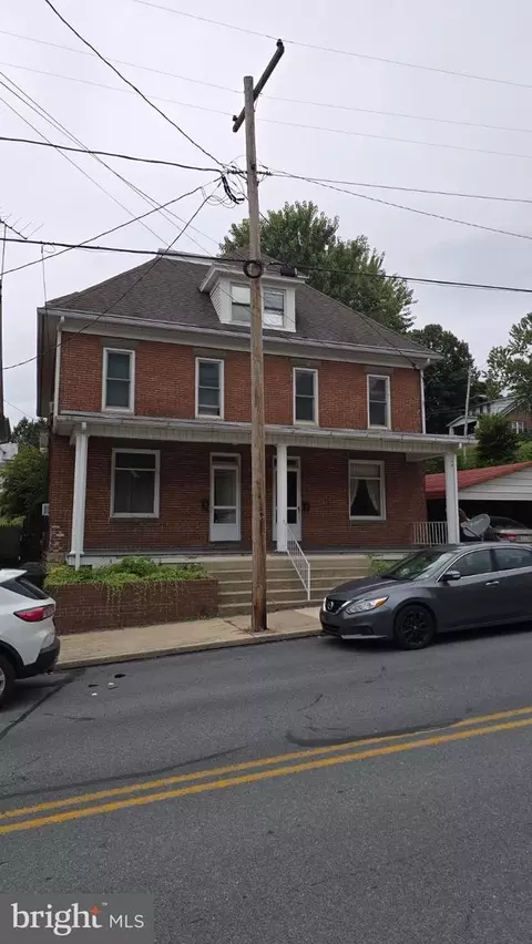 125 N Broad St, Waynesboro, PA 17268