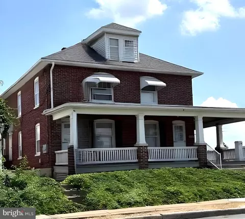 598 S S Fourth St, Chambersburg, PA 17201