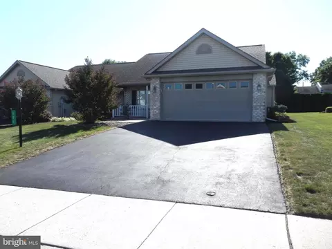170 Lantern Ln, Chambersburg, PA 17201