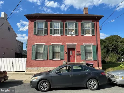 148 E Madison St, Greencastle, PA 17225