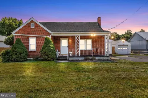 312 East Ave, Greencastle, PA 17225