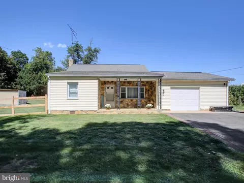 2703 New Franklin Rd W, Chambersburg, PA 17202