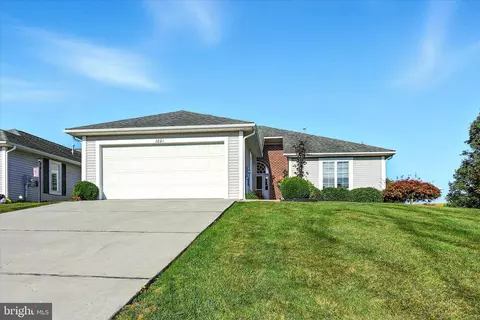 3881 Farmstead Dr, Fayetteville, PA 17222