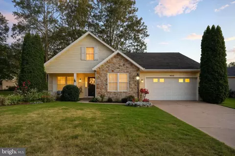 5985 Greenbriar Ter, Fayetteville, PA 17222