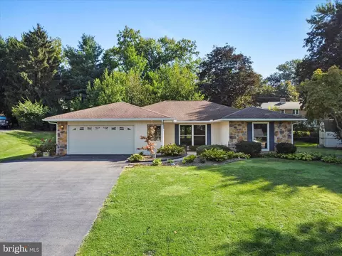 125 Echo Dr, Chambersburg, PA 17202