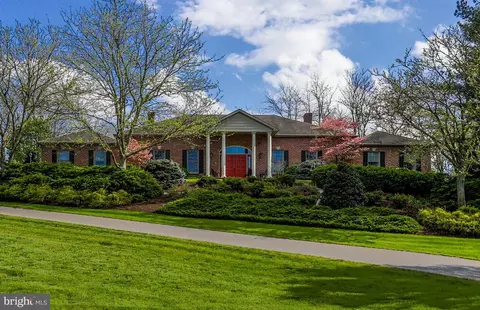 1558 Hearthside Dr, Chambersburg, PA 17202