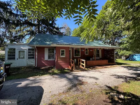 14685 Charmian Rd, Blue Ridge Summit, PA 17214