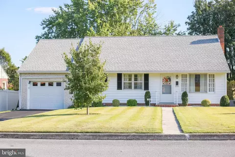 911 Park St, Waynesboro, PA 17268
