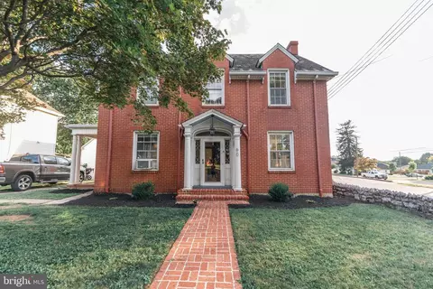 60 Roland Ave, Chambersburg, PA 17202