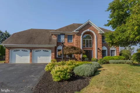 930 Dewberry Ct, Chambersburg, PA 17201