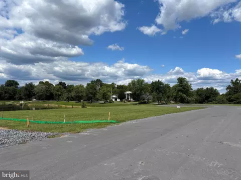 Meadowcreek Drive N, Chambersburg, PA 17202
