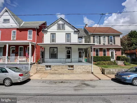 220 Cleveland Ave, Waynesboro, PA 17268