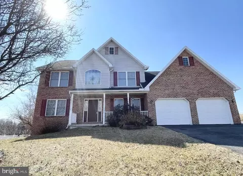 822 Lindia Rd, Chambersburg, PA 17201