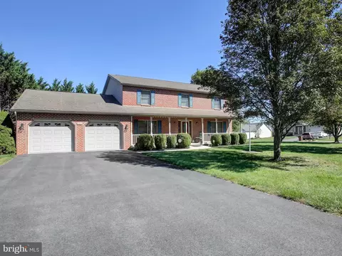 469 Terrilynn Dr, Chambersburg, PA 17201