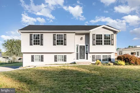 341 Cortland Cir, Shippensburg, PA 17257
