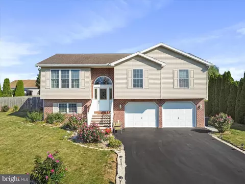 1123 Ashton Dr, Shippensburg, PA 17257