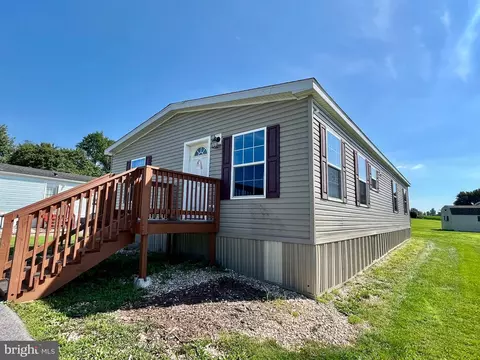 290 Cameo Dr, Fayetteville, PA 17222