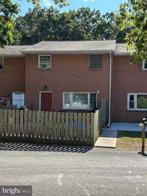 1004 Laurich Dr, Chambersburg, PA 17202
