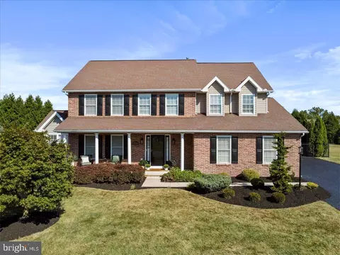 1033 Webling Cir, Greencastle, PA 17225