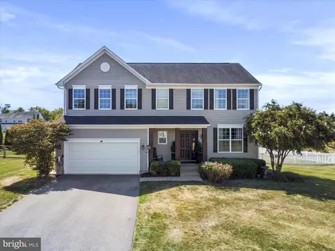 260 Scarlet Cir, Greencastle, PA 17225