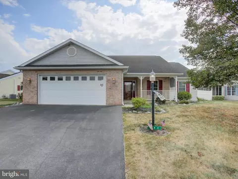 245 Lantern Ln, Chambersburg, PA 17201