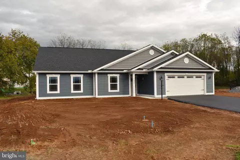 1497 Treeline Dr, Chambersburg, PA 17202