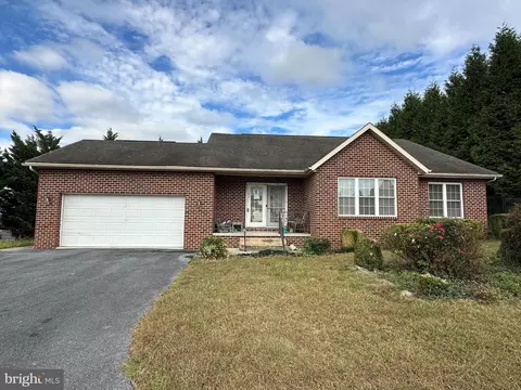 33 Diopside Dr, Chambersburg, PA 17202